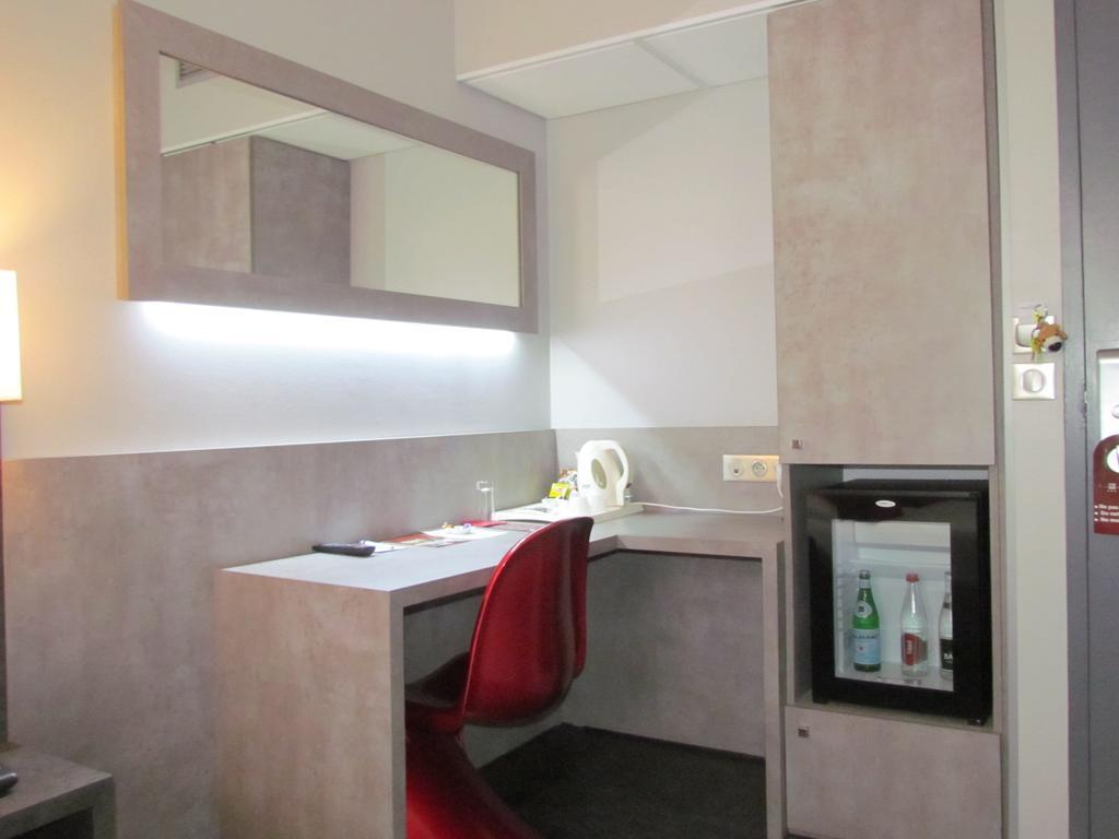 Hotel L'Hotan Portet-sur-Garonne Cameră foto