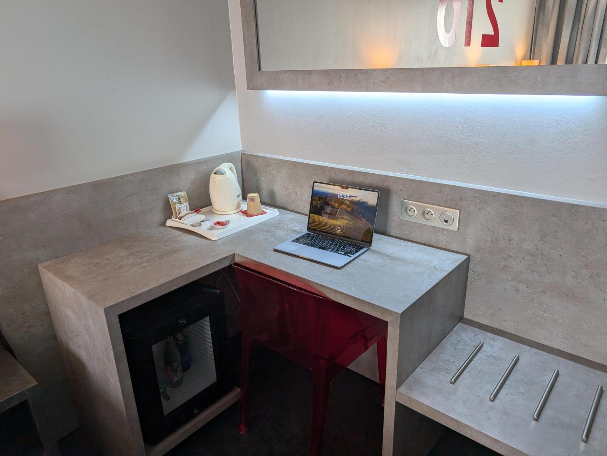 Hotel L'Hotan Portet-sur-Garonne Cameră foto
